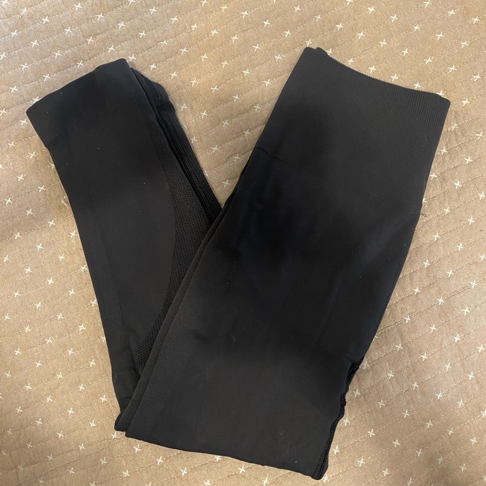 Lululemon leggings size 6 - tag is missing